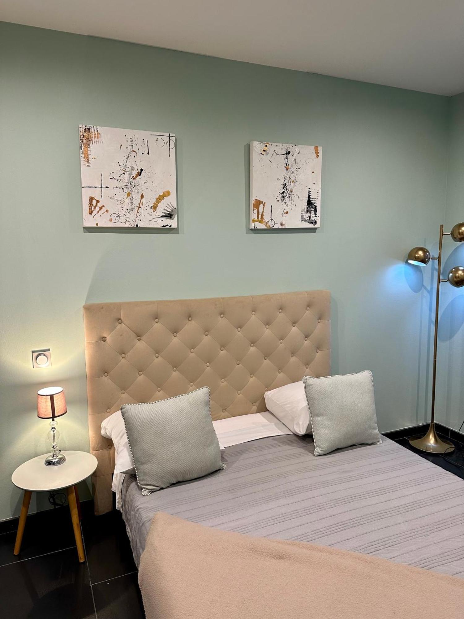 L'Oliveras Pezens Ngoại thất bức ảnh